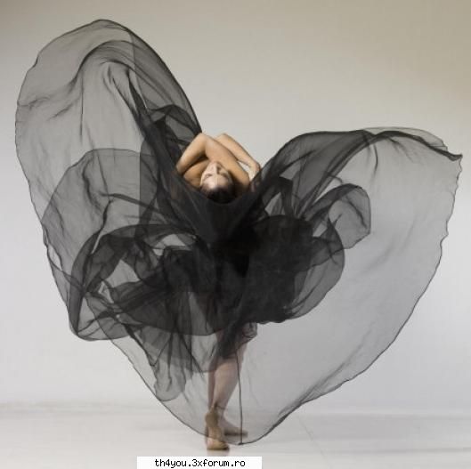 Nota pentru poza - Dance in the dark - ●JocUri●