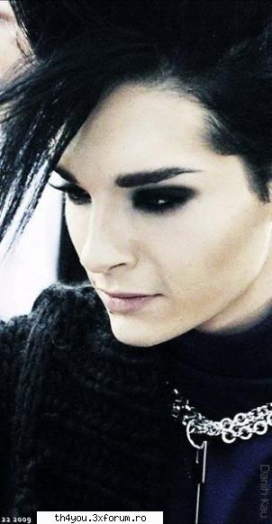 Poza prefereata cu Bill - Pe ultimul rand a doua poza,poarta aia... De - ●BiLL KauLitZ●