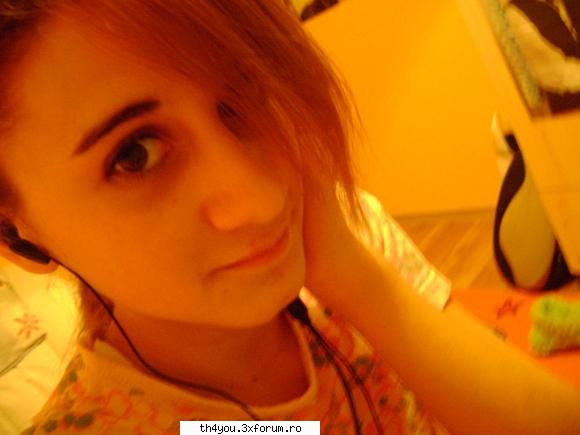 hy!!!:) - anca te stiu..:) is pitiku..aaa bine..ce - ●HaLLo●